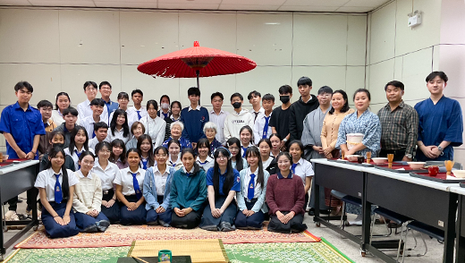 Introducing Young Laotians to the Japanese Tea Ceremony