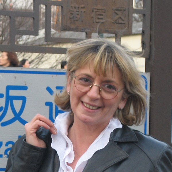 Dr. Rosa Caroli